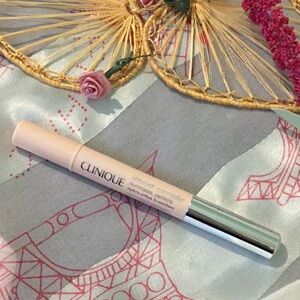 New Clinique Airbrush Illuminate Concealer Camouflage Perfection -01 Fair